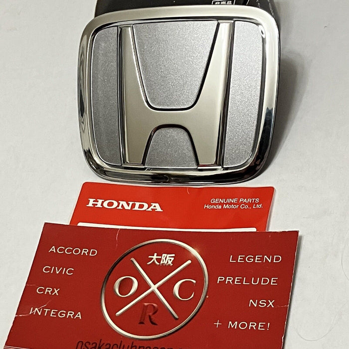 Genuine OEM ZE1 Honda Insight Front Emblem Hood Badge Silverstone Metallic 00-06